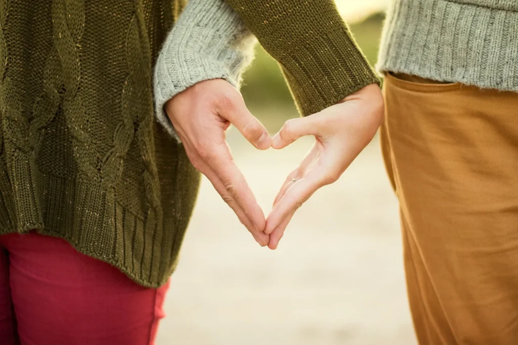 découvrez comment trouver l'amour après 50 ans avec notre guide des rencontres gay senior. conseils, astuces et plateformes pour vivre une belle histoire.